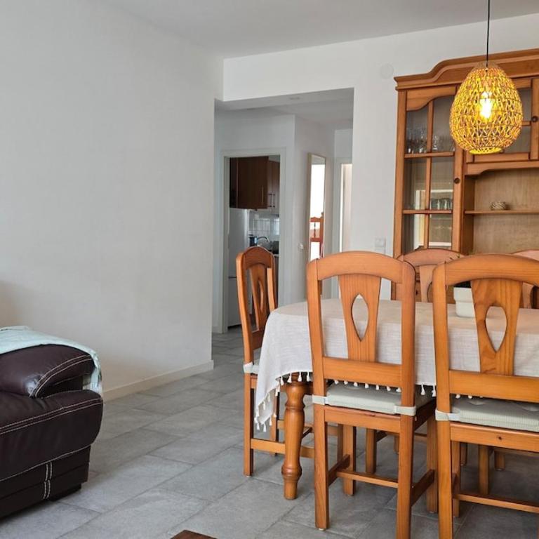 Bright Apartment with Two Balconies and a Seaside Pool - Apartamento de 3 dormitorios - 5