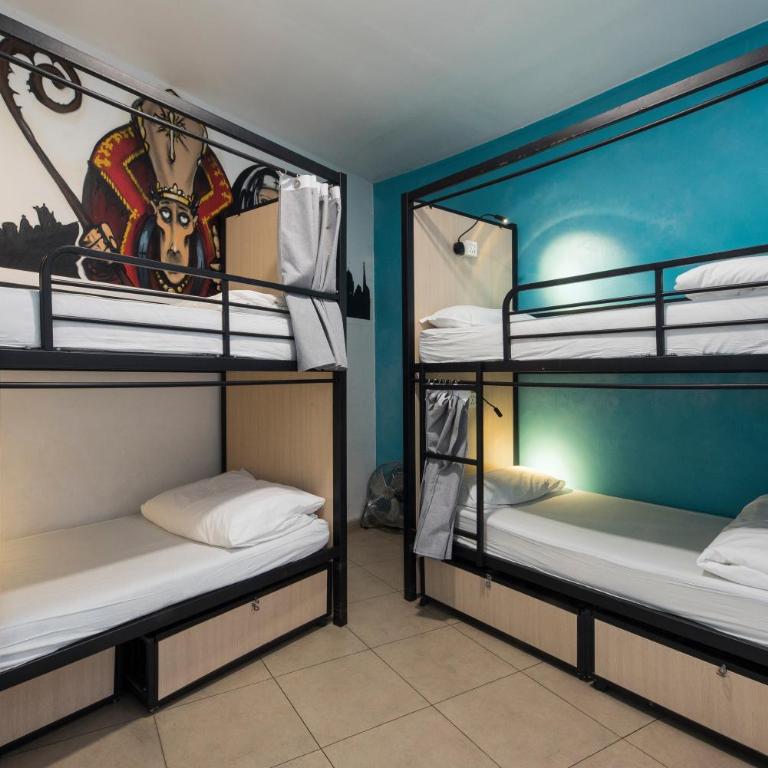 No Limit Hostel Graffiti - Cama en habitación compartida mixta con 6 camas y baño - 6