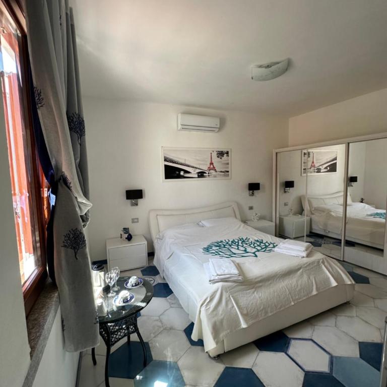 Suites de Mar - Deluxe King Room - 12