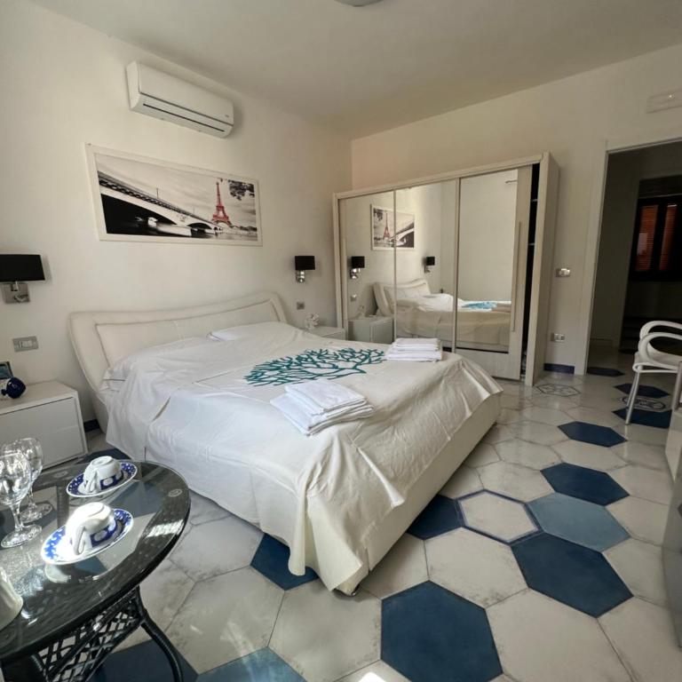 Suites de Mar - Deluxe King Room - 13