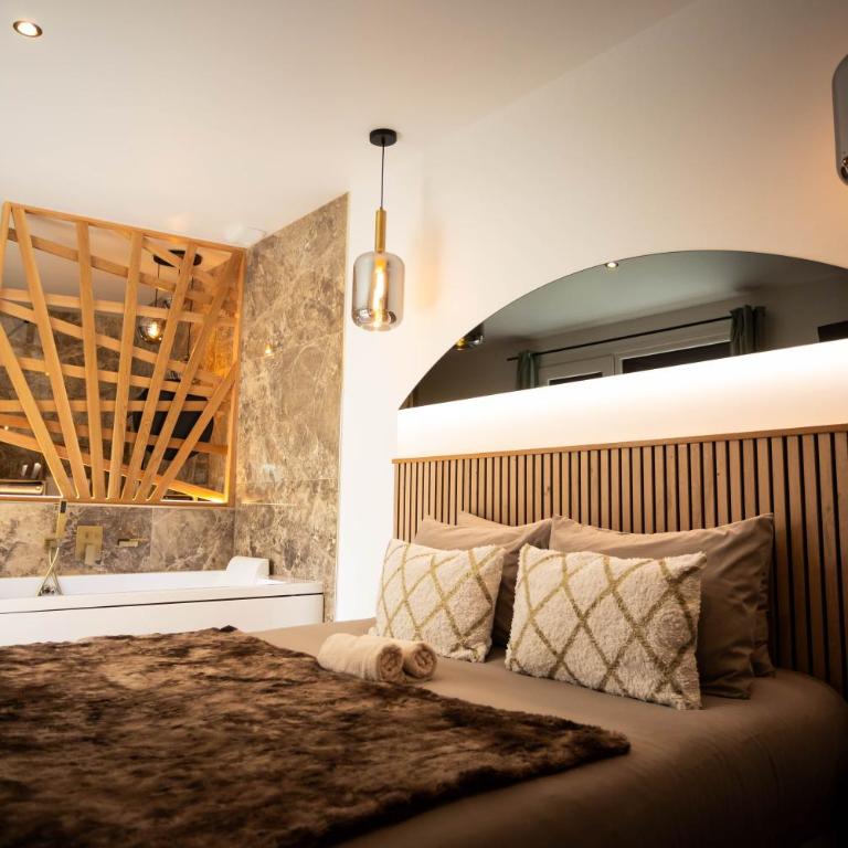 Les Jardins Secrets - Gare & Centre by Apparts Spa Dijon - Chambre Double avec Baignoire Spa - 14