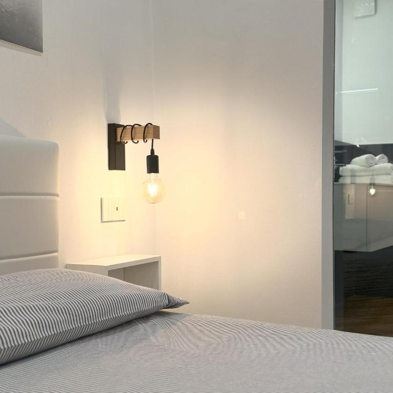 East West Room - Camera Matrimoniale con Bagno Privato - 25