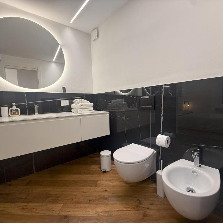 East West Room - Camera Matrimoniale con Bagno Privato - 13