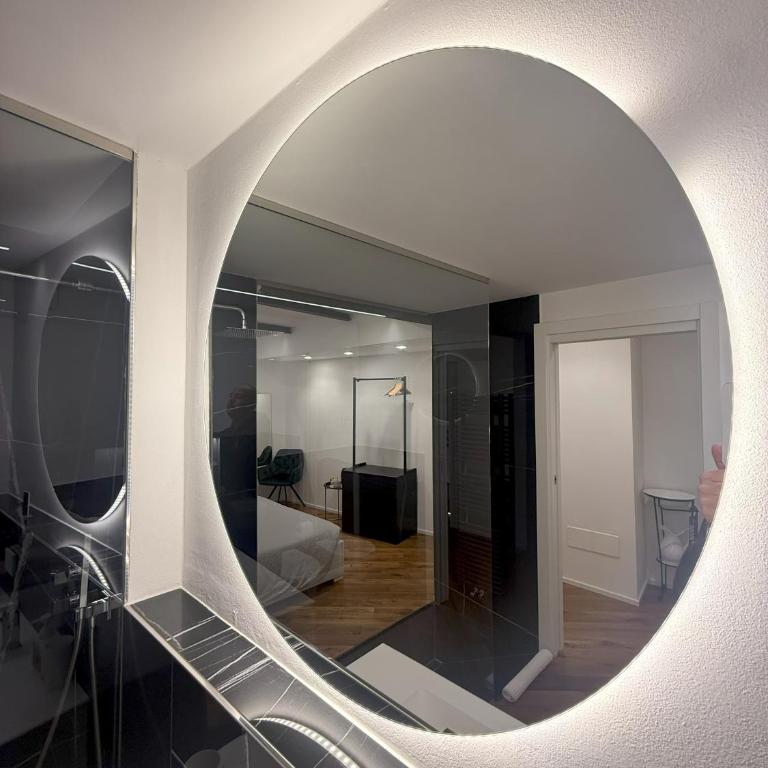 East West Room - Camera Matrimoniale con Bagno Privato - 9