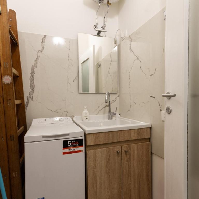 Artist Apartment - Appartamento - 44