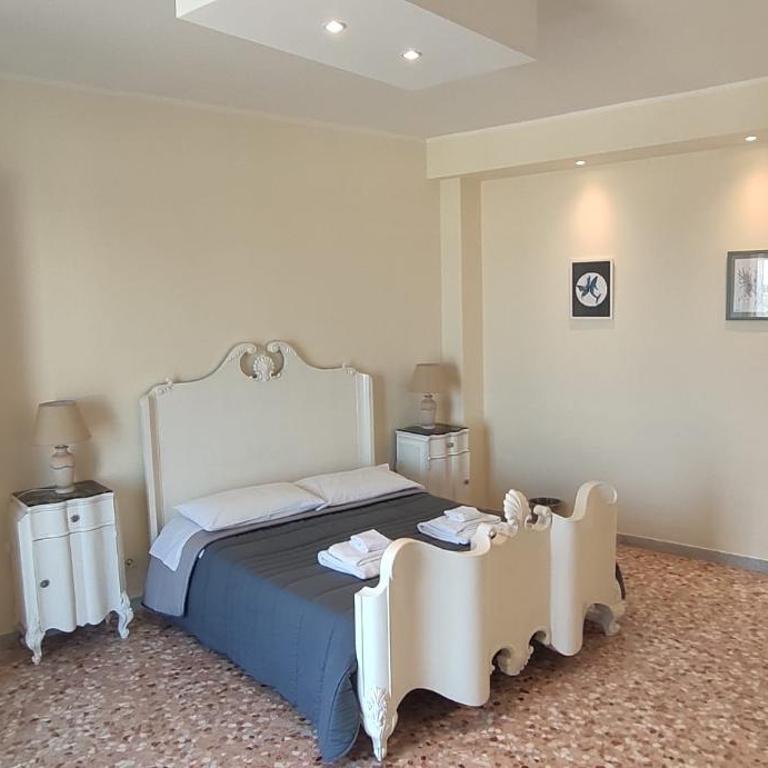 Blu House - Three-Bedroom Apartment - 30
