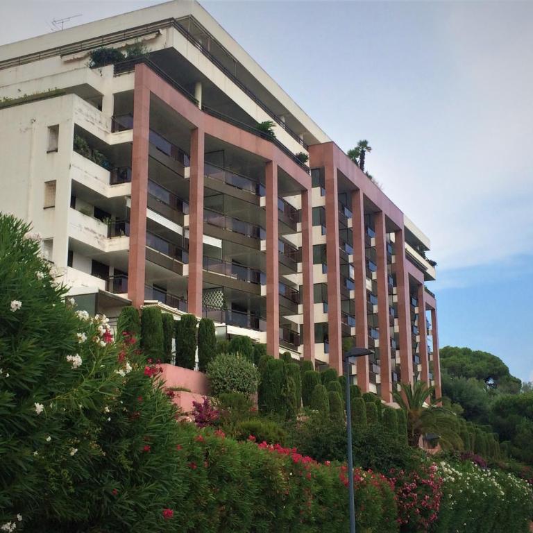 Grand T2 STANDING AJACCIO Proche centre et plages VUE PANORAMIQUE PARKING PRIVE - Appartement 1 Chambre - 37