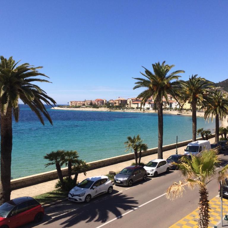 Grand T2 STANDING AJACCIO Proche centre et plages VUE PANORAMIQUE PARKING PRIVE - Appartement 1 Chambre - 39