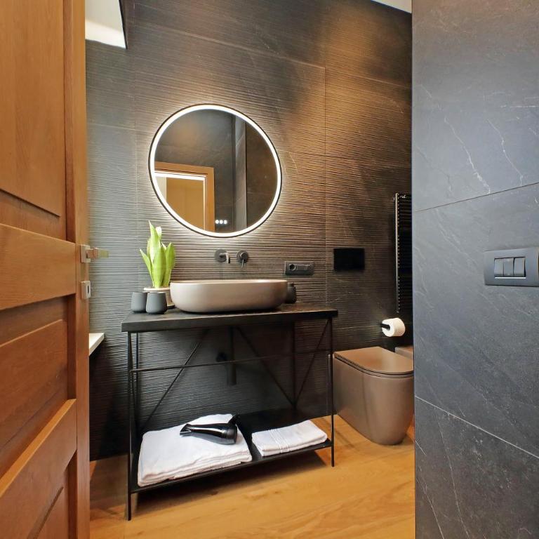 The Place Gallia - New Guesthouse San Giovanni- self check-in - modern bathrooms-near metro A - Camera Standard Matrimoniale/Doppia con Letti Singoli - 12