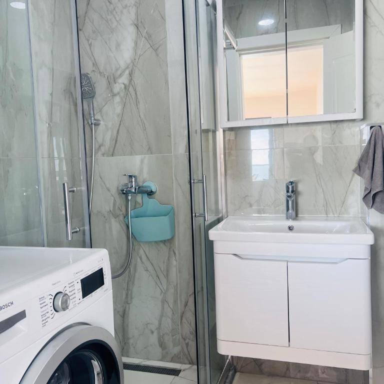 Swiss DELUXE Appartement - Two-Bedroom Apartment - 27