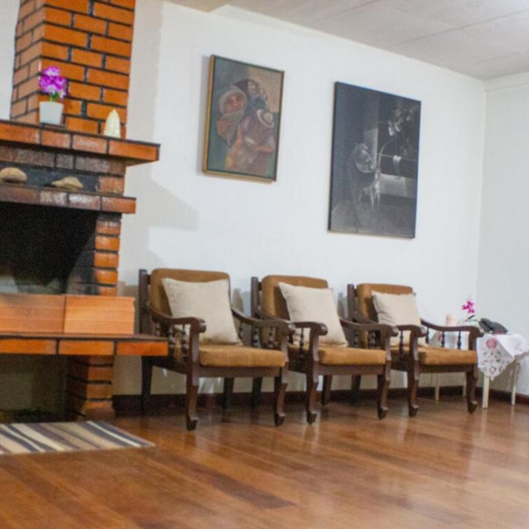 Hermosa Casa, zona tranquila,ubicación estrategica - Casa de 3 dormitorios - 32