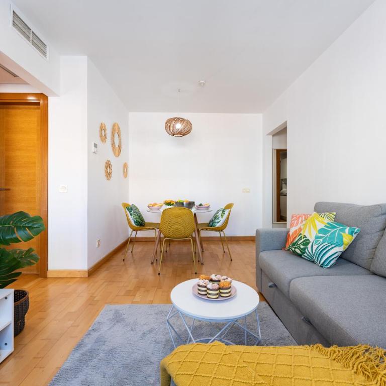 CT 378 - Faro's Malaga Citycenter - Cityapartment for 4 with parking - Two-Bedroom Apartment - 5