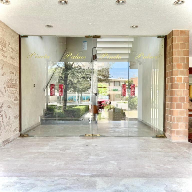 Piazza del Sole Apartment- 1 minute walk from the beach- free park - One-Bedroom Apartment with View - 1