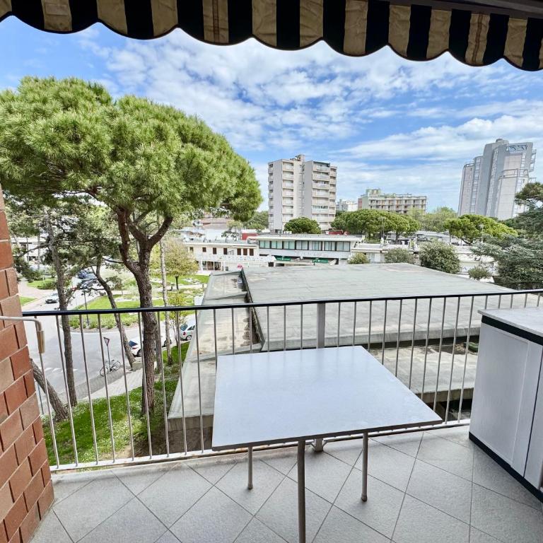 Piazza del Sole Apartment- 1 minute walk from the beach- free park - One-Bedroom Apartment with View - 11