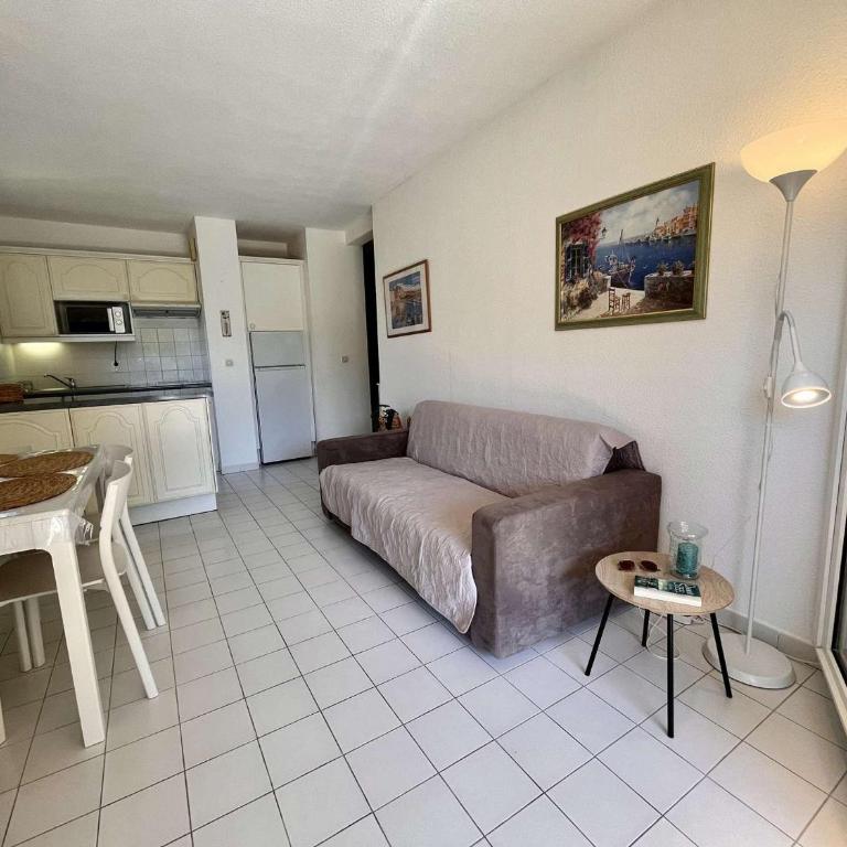 Appartement avec terrasse et piscine, 2 pièces, 4 couchages, à Cavalaire-sur-Mer - FR-1-226B-206 - Appartamento - 6