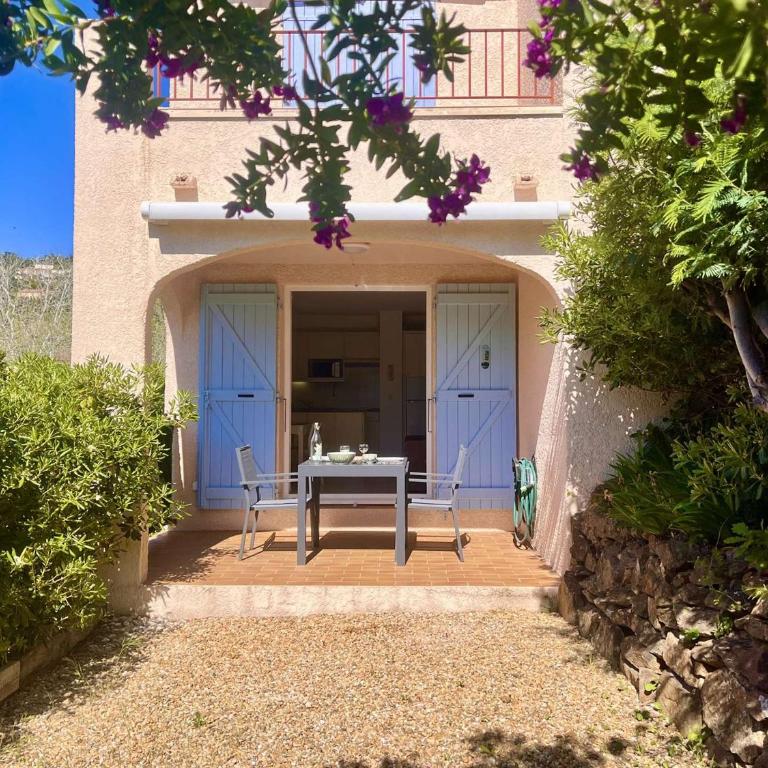 Appartement avec terrasse et piscine, 2 pièces, 4 couchages, à Cavalaire-sur-Mer - FR-1-226B-206 - Appartamento - 11