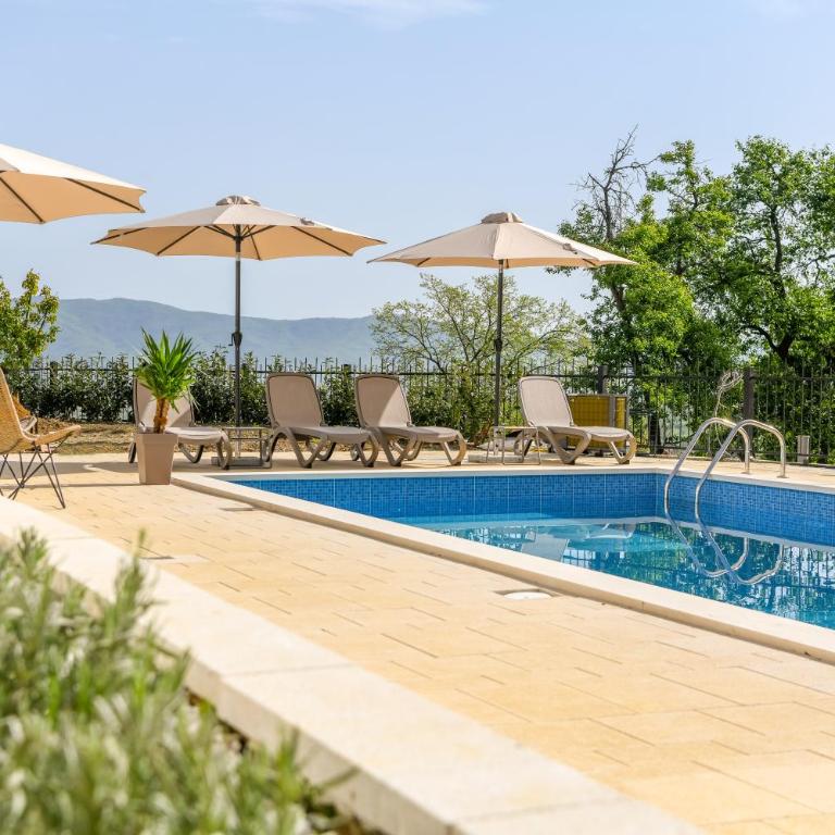 Vila sa bazenom Vrnjačka Idila - Studio sa Terasom - 7
