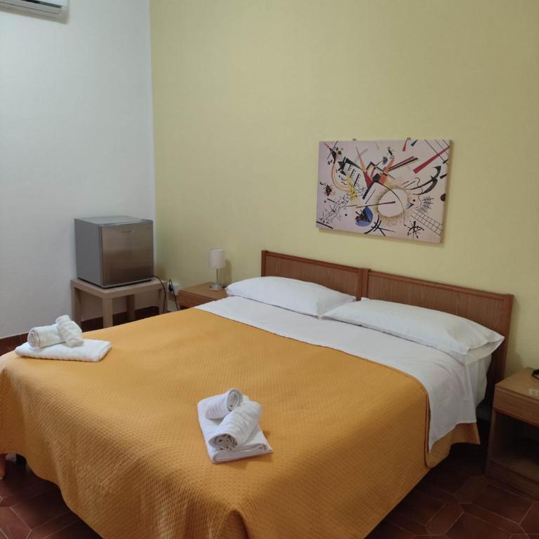 Piccolo Hotel Nuova gestione - Camera Matrimoniale con Balcone e Vista Mare - 1