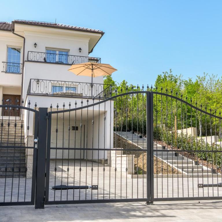 Vila sa bazenom Vrnjačka Idila - Studio sa Terasom - 10