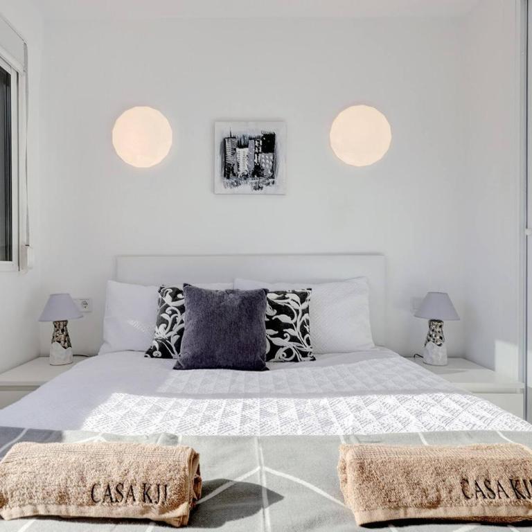 019 Stylish 3 Bed Ibensa Square Apt, near Beach & Bars - Apartamento de 3 dormitorios - 6