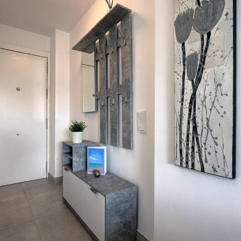 019 Stylish 3 Bed Ibensa Square Apt, near Beach & Bars - Apartamento de 3 dormitorios - 21