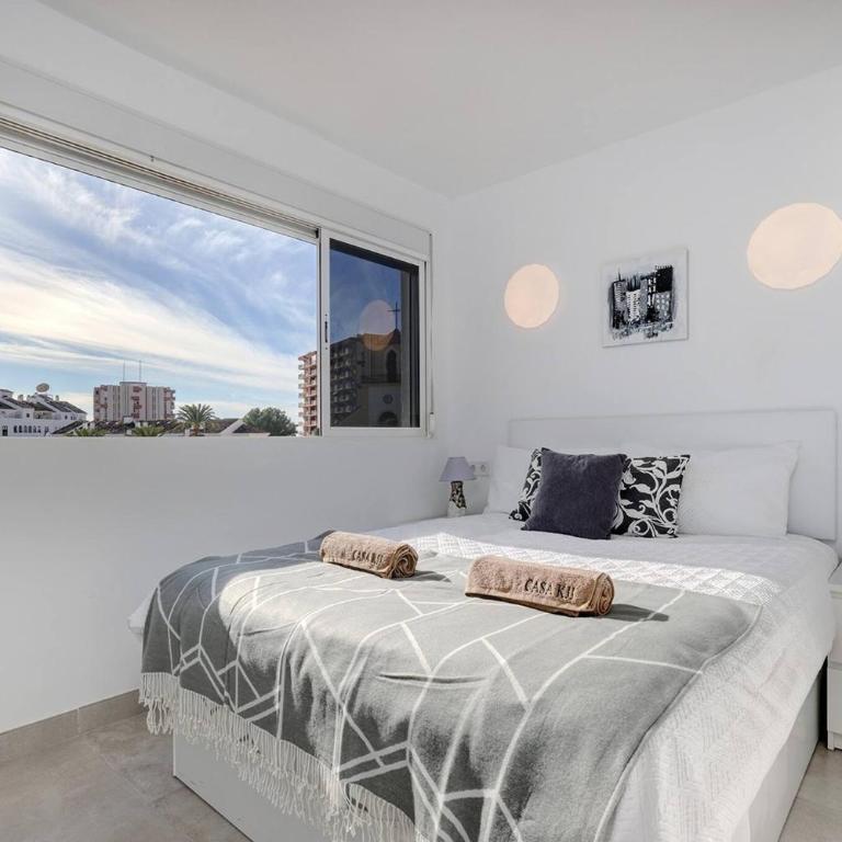 019 Stylish 3 Bed Ibensa Square Apt, near Beach & Bars - Apartamento de 3 dormitorios - 9