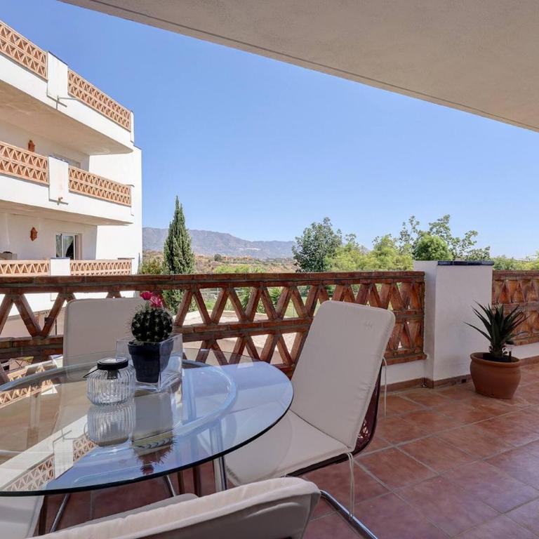 105 Welcoming Andalusian Style 2 Bed Apartment With Views of Miraflores Golf - Apartamento de 2 dormitorios - 3