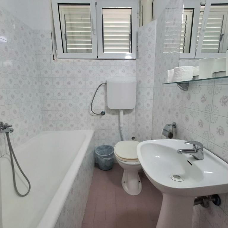 Sveti Stefan Family Apartments - Klasičan Apartman - 10