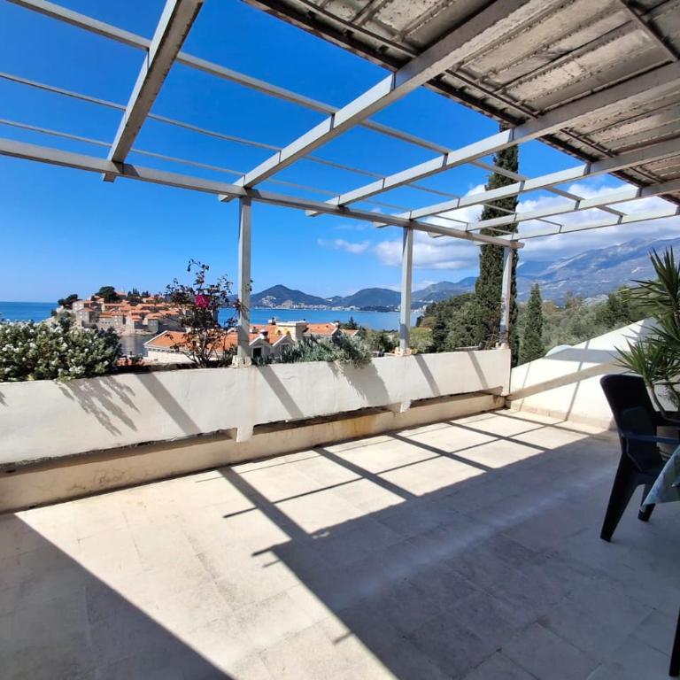 Sveti Stefan Family Apartments - Apartman sa 2 Spavaće Sobe, Terasom i Pogledom na More - 15