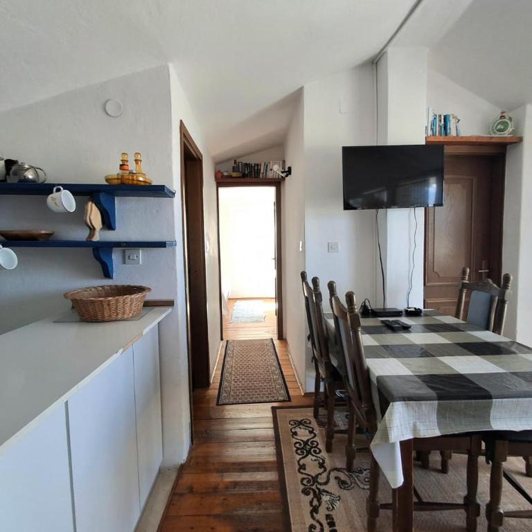 Sveti Stefan Family Apartments - Apartman sa 2 Spavaće Sobe, Terasom i Pogledom na More - 29