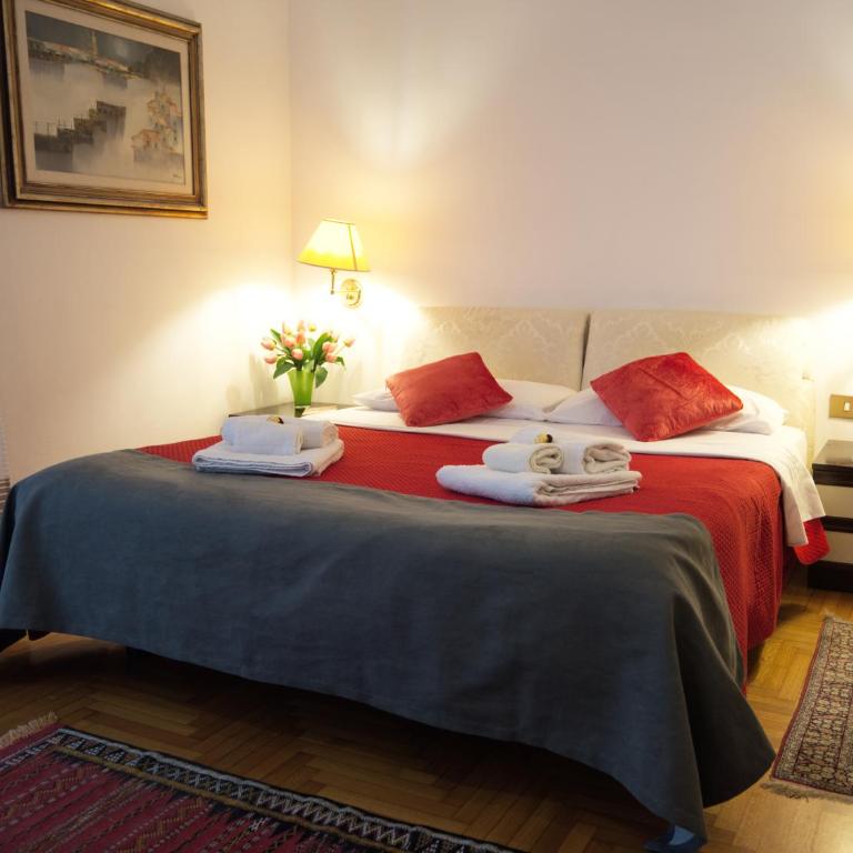 Casa Franciska - Apartment near Trastevere & Villa Pamphili - Camera Matrimoniale - 3