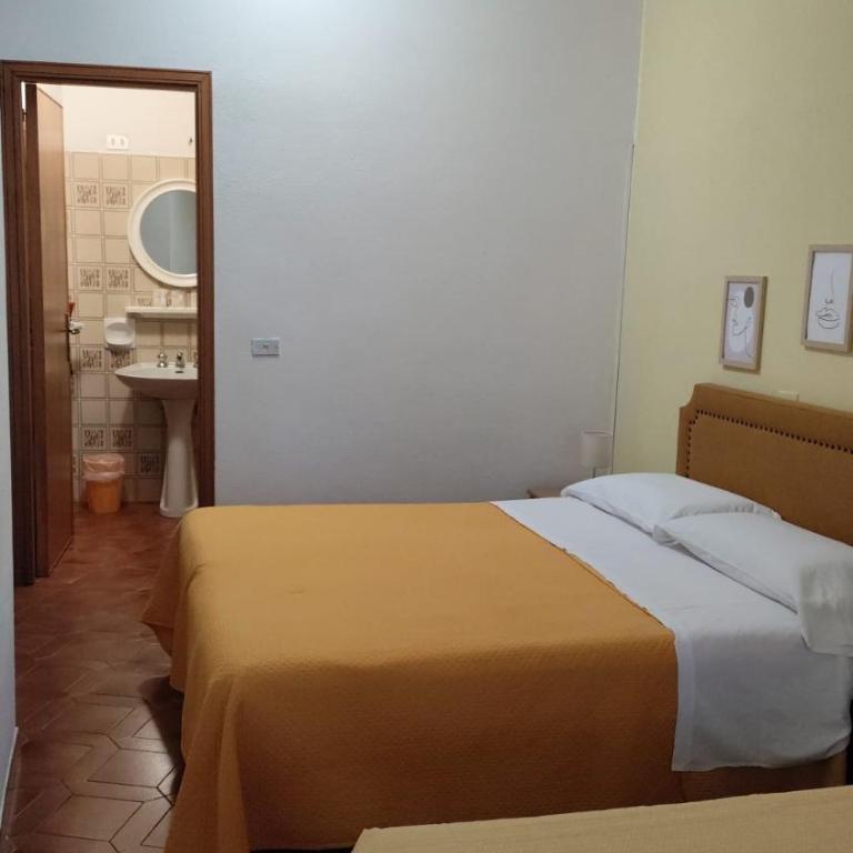 Piccolo Hotel Nuova gestione - Camera Tripla con Vista Mare - 2