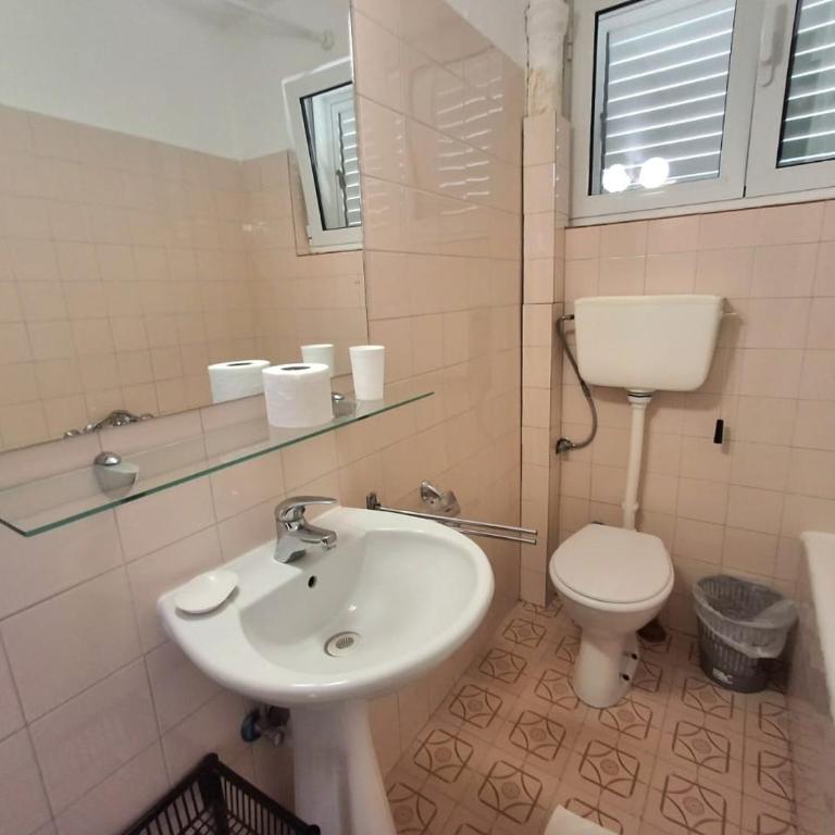 Sveti Stefan Family Apartments - Klasičan Apartman - 20