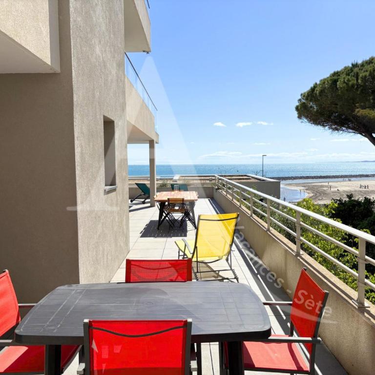 FRONT DE MER 98 M², 3 CHAMBRES, TERRASSE 90 M² - Appartement 3 Chambres - 21