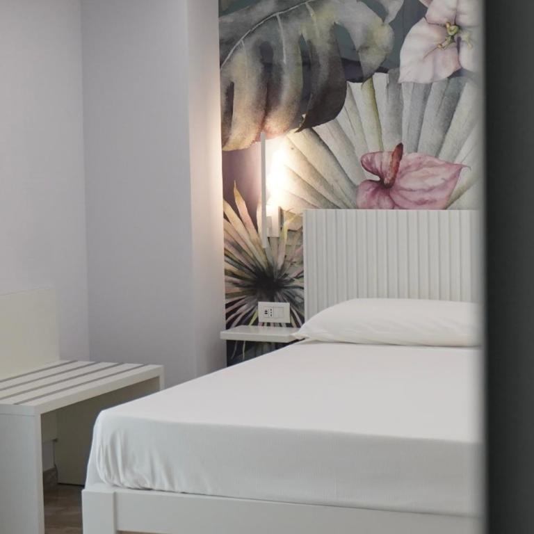 Harmony Tropea Rooms & Suites - Deluxe Double Room with Bath - 16