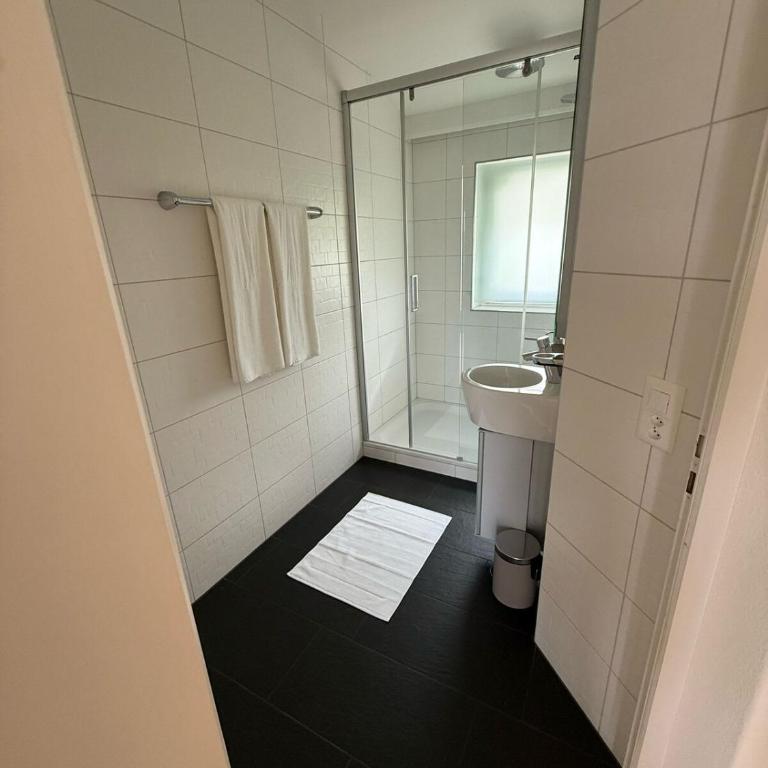 Spacious house with partial lake view - Haus mit 5 Schlafzimmern - 3