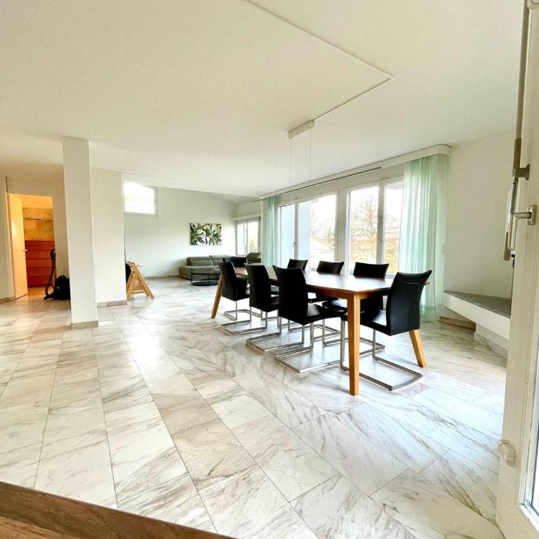 Spacious house with partial lake view - Haus mit 5 Schlafzimmern - 7