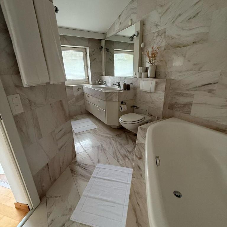Spacious house with partial lake view - Haus mit 5 Schlafzimmern - 29