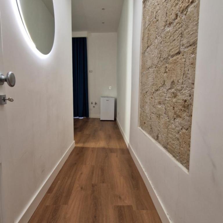 B&B City Center - Family Suite with Balcony - 3