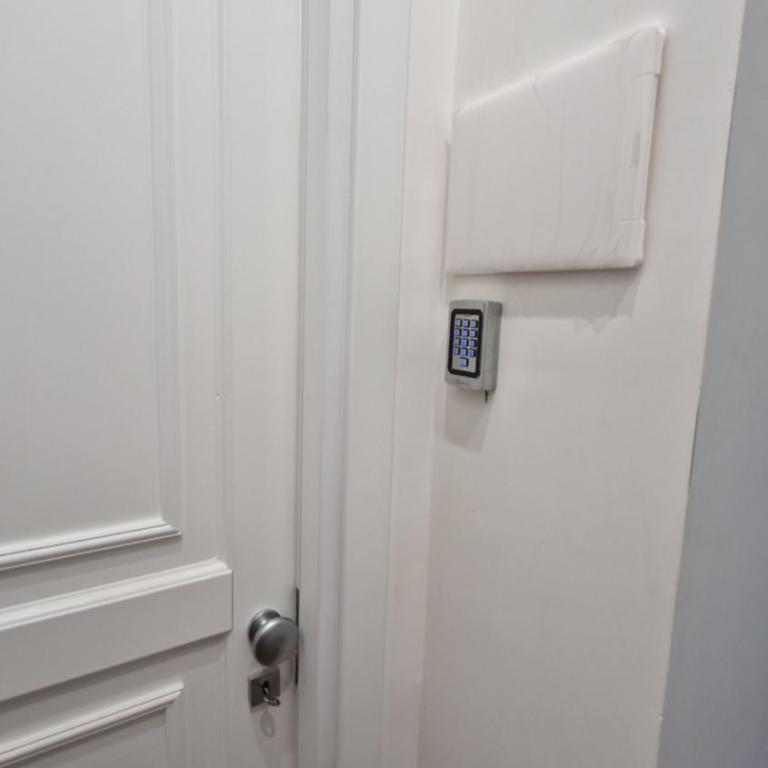 B&B City Center - Family Suite with Balcony - 4