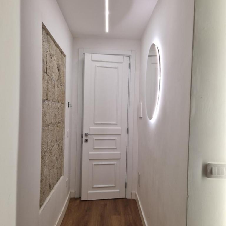 B&B City Center - Family Suite with Balcony - 6