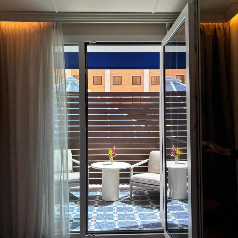 Only YOU Hotel Sevilla - Habitación Premium con terraza - 3