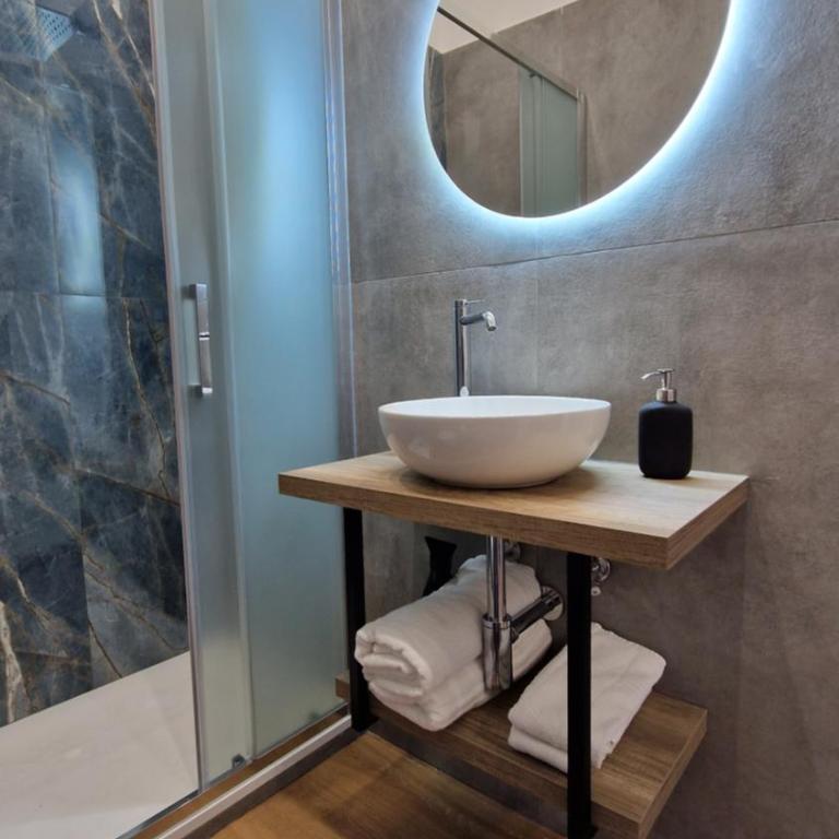 B&B City Center - Family Suite with Balcony - 11