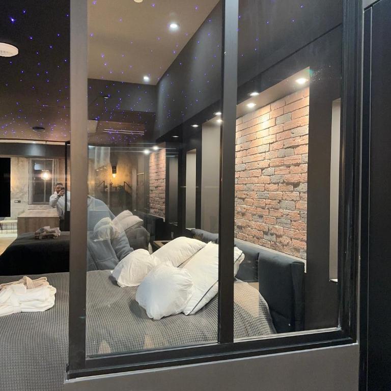 loft room38 - Chambre Lit King-Size avec Baignoire Spa - 5