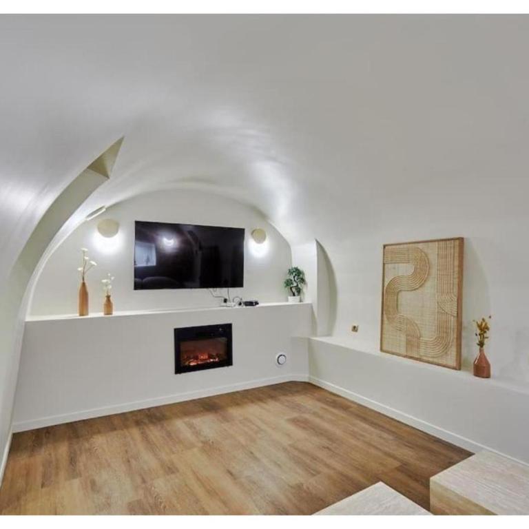 Apartment Le Marais place des Vosges by Studio prestige - Two-Bedroom Apartment - 13