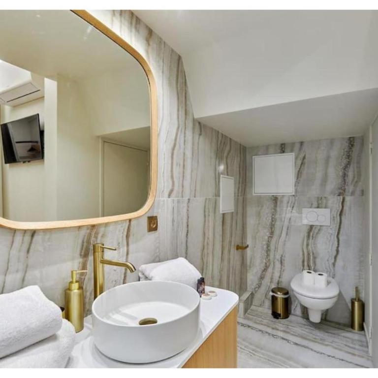 Apartment Le Marais place des Vosges by Studio prestige - Two-Bedroom Apartment - 26