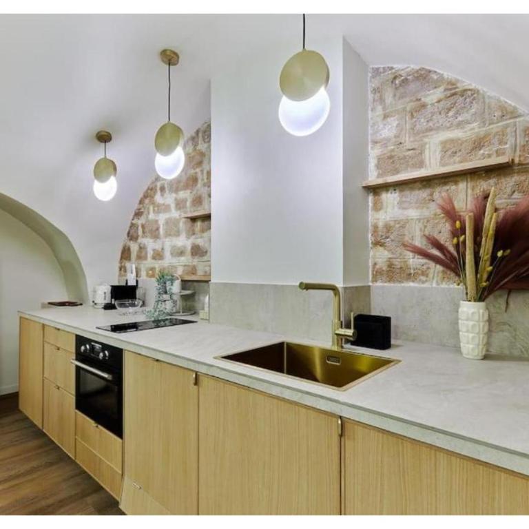 Apartment Le Marais place des Vosges by Studio prestige - Two-Bedroom Apartment - 11