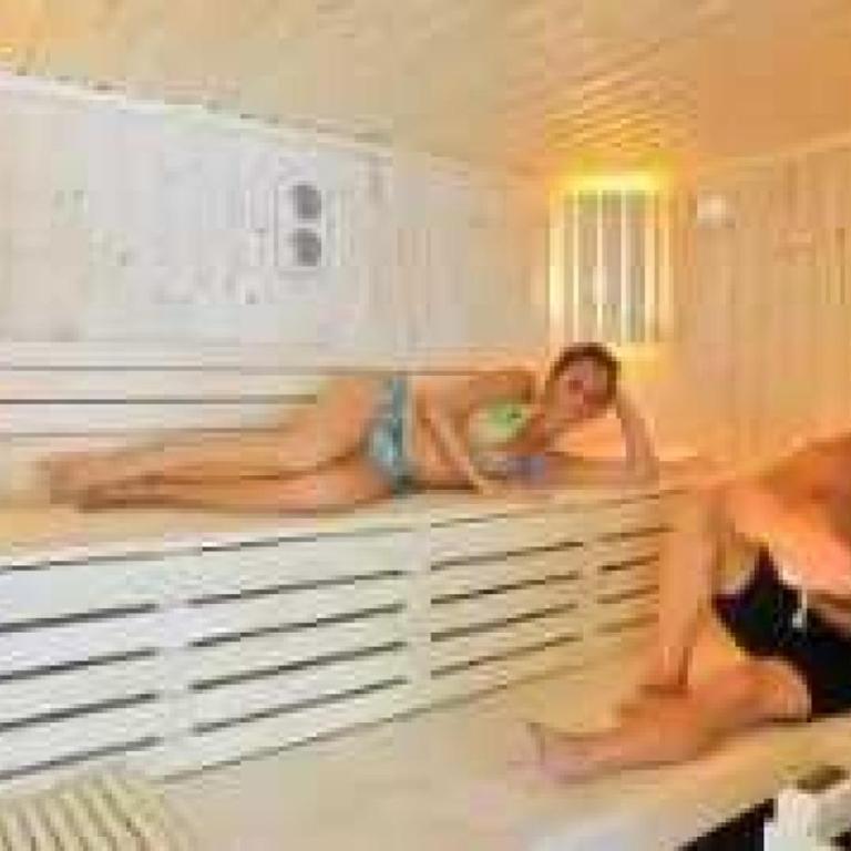 ZEcamping 4 étoiles familial hammam bain à remous et sauna - Three-Bedroom House - 3