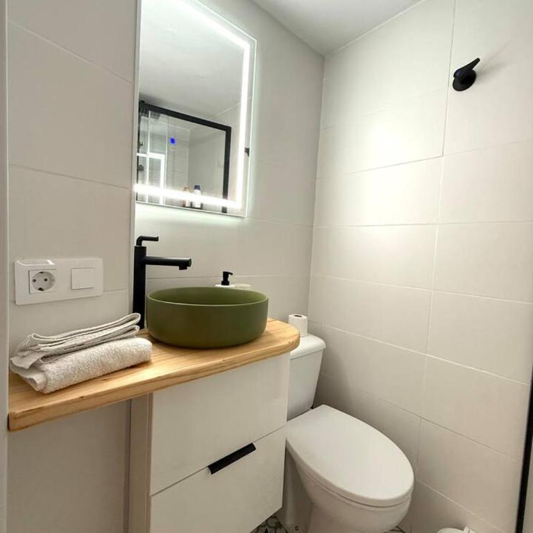 Studio in the city center! - One-Bedroom Apartment - 5