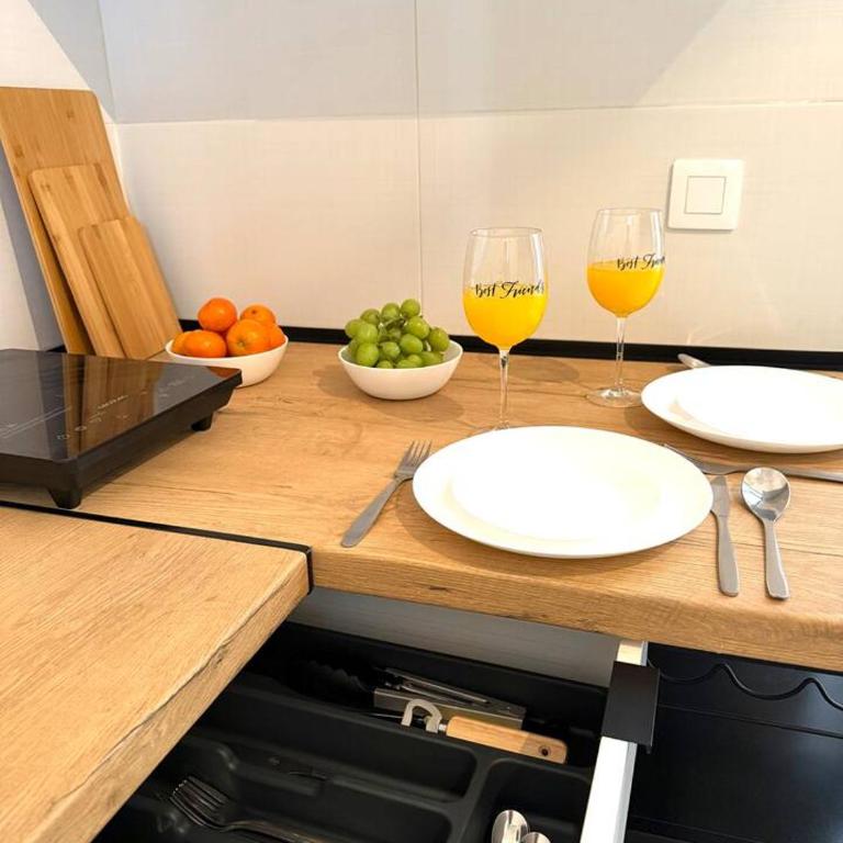 Studio in the city center! - One-Bedroom Apartment - 6